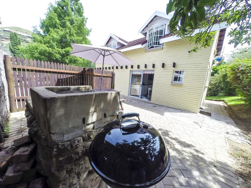 Mont Rouge Hotel Clarens Ngoại thất bức ảnh